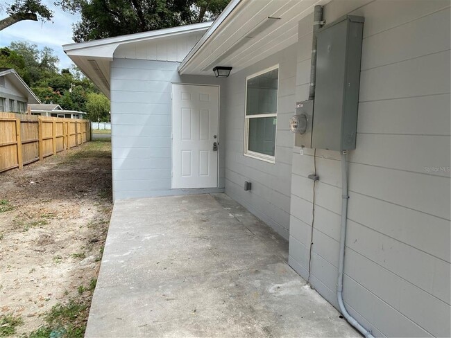 Building Photo - 38415 9th Ave