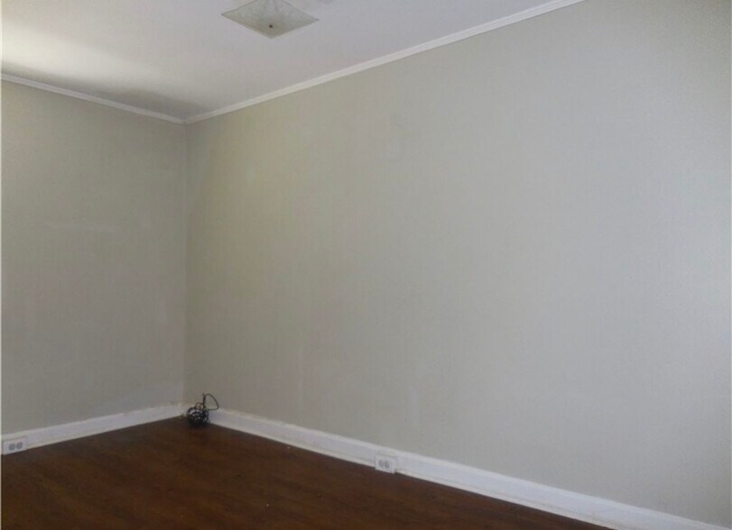 Bedroom - 123 Madison Dr
