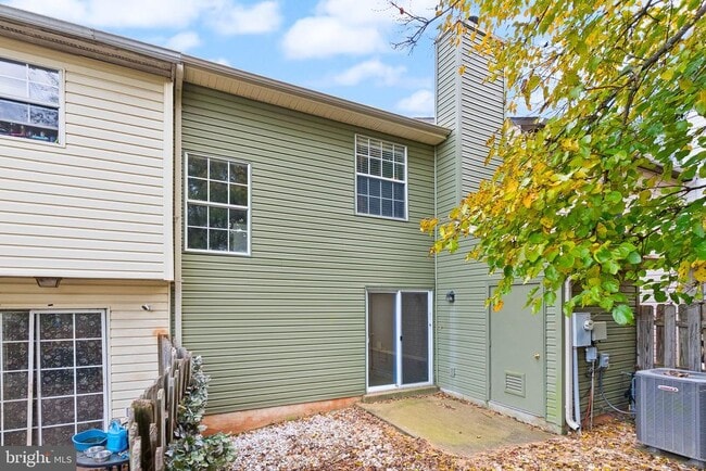 Building Photo - 448 Cromwell Ct