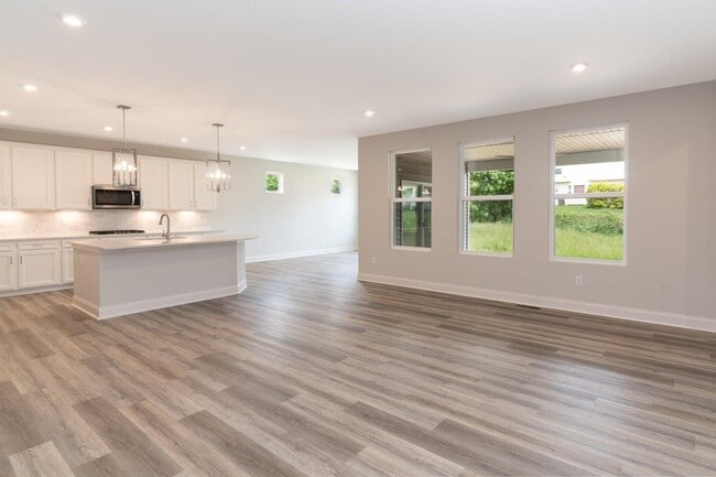 Building Photo - 5852 Stillwater Ln