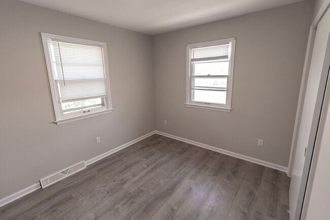 Building Photo - 2510 Quail Dr