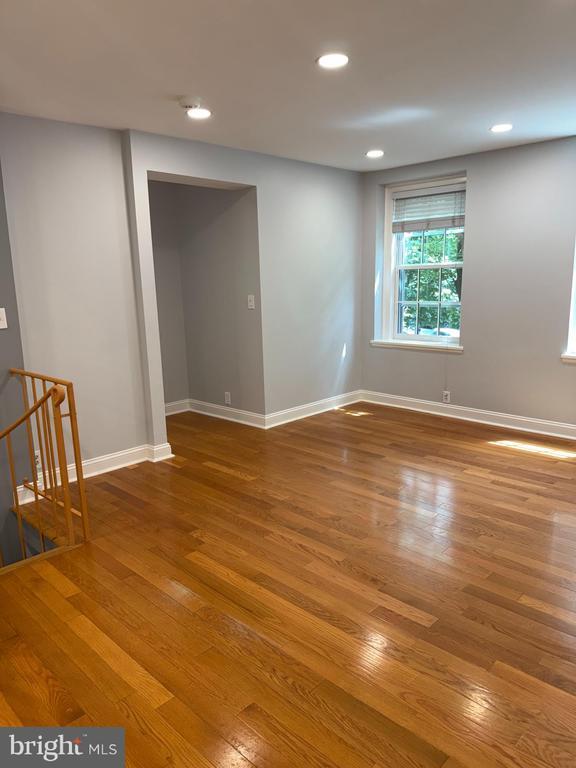 Building Photo - 3881 Porter St NW
