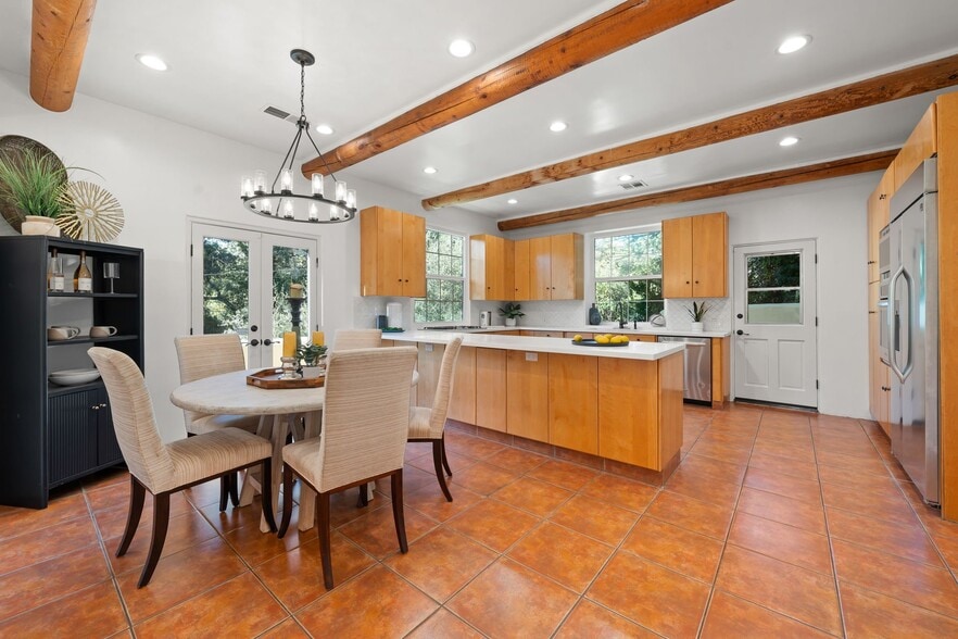 Building Photo - 25648 Timpangos Dr