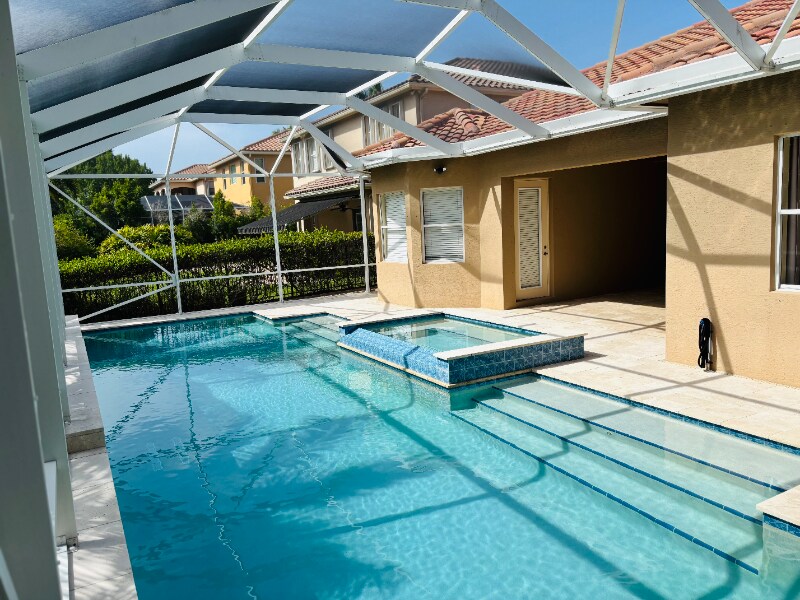 Building Photo - 5588 SW Bellflower Ct