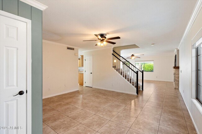 Building Photo - 2314 E Paraiso Dr