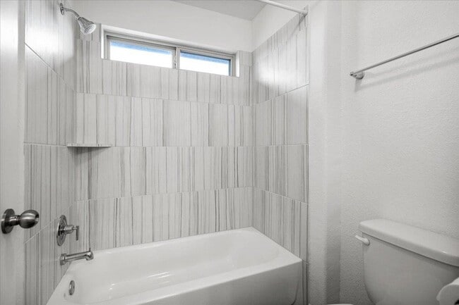 Building Photo - 405 Arrowhead Vine St