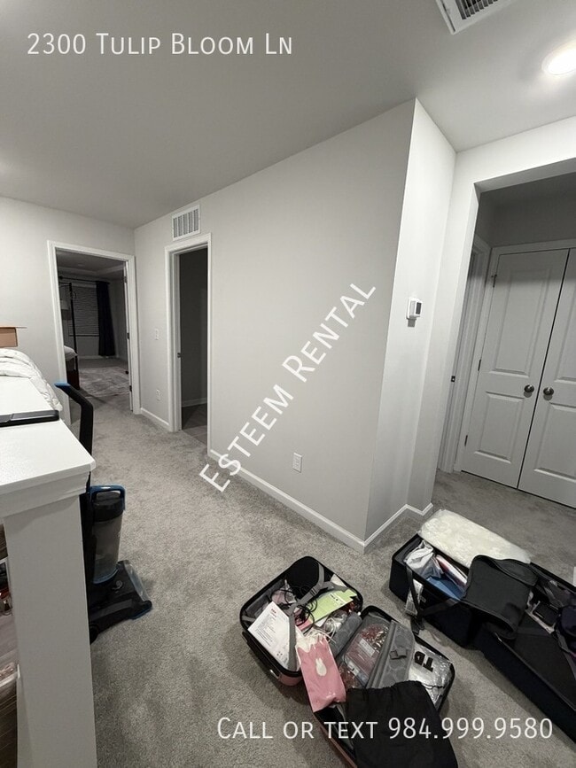 Building Photo - 2300 Tulip Bloom Ln