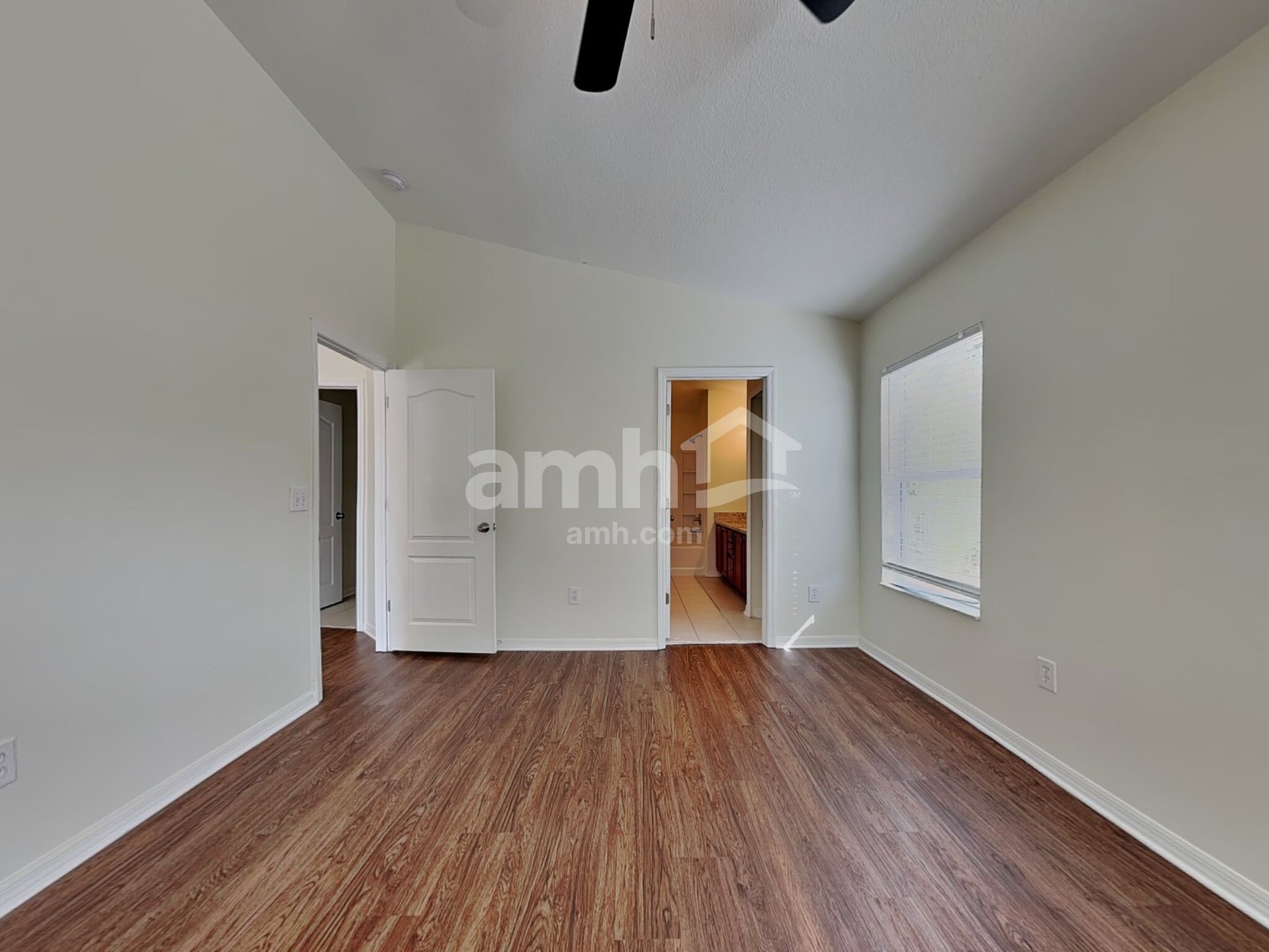 Building Photo - 9848 Edmonton Dr