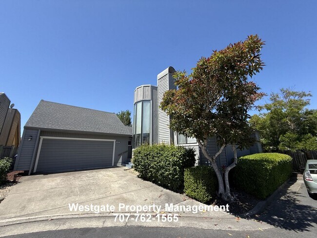 Building Photo - 1453 Capri Ave