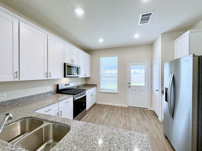 Building Photo - 16103 Kingfield Haven Dr