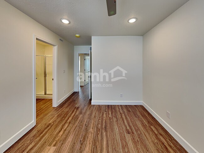 Building Photo - 6051 W Copperhawk Dr