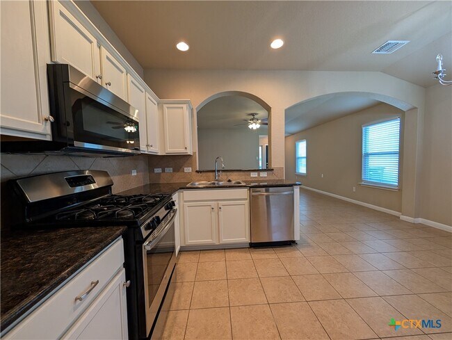 Building Photo - 2587 Diamondback Trail