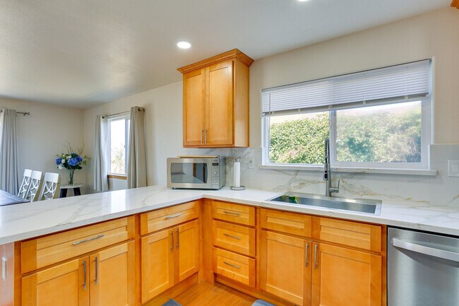 Building Photo - 5370 Bay Pointe Ct