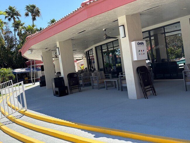 Building Photo - 7860 Lexington Club Blvd