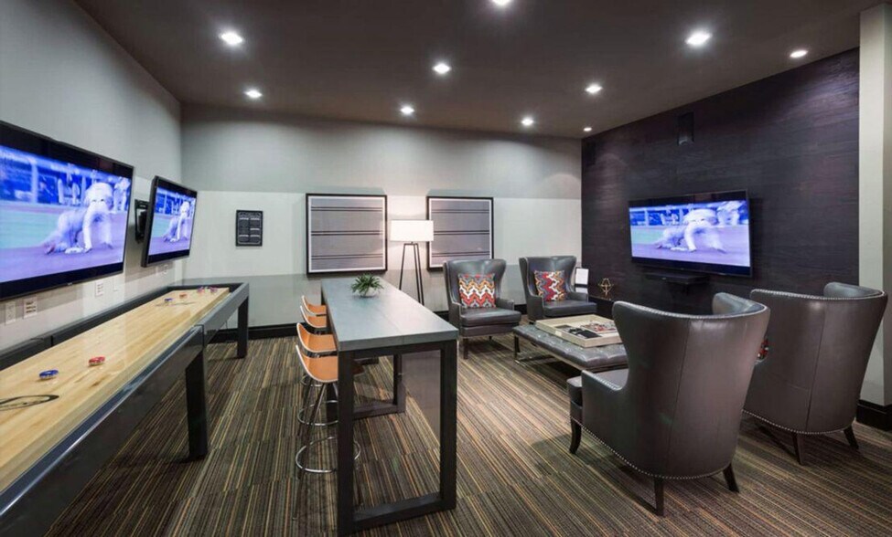 Building Photo - 3055 La Selva St