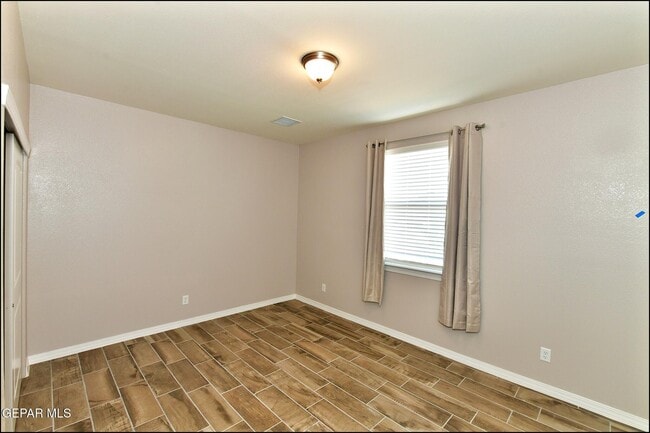 Building Photo - 10716 Drew Pearson Dr