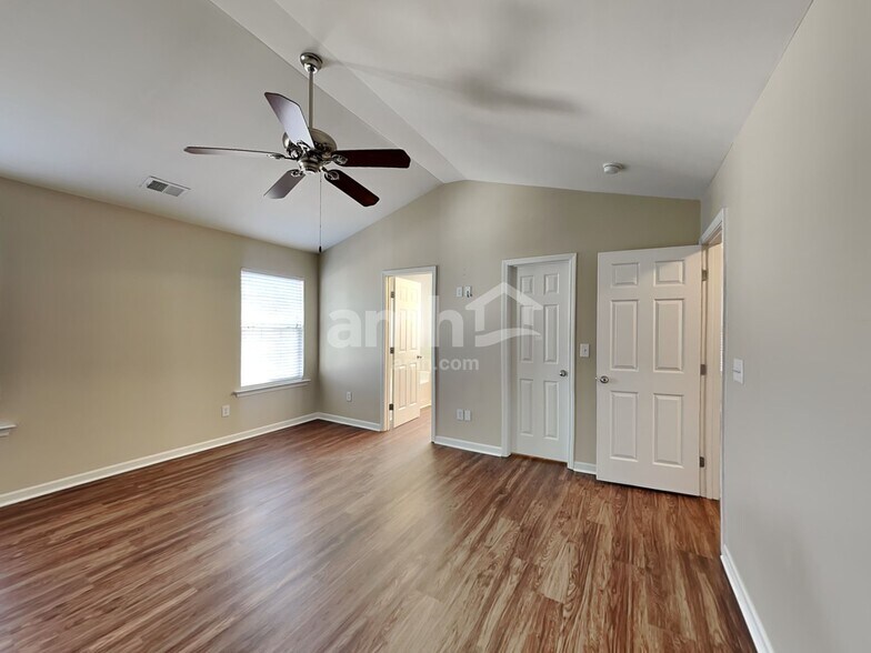 Building Photo - 15534 Crossing Gate Dr