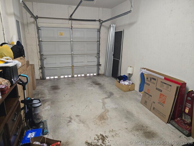 Building Photo - 4225 E Stonecreek Cir