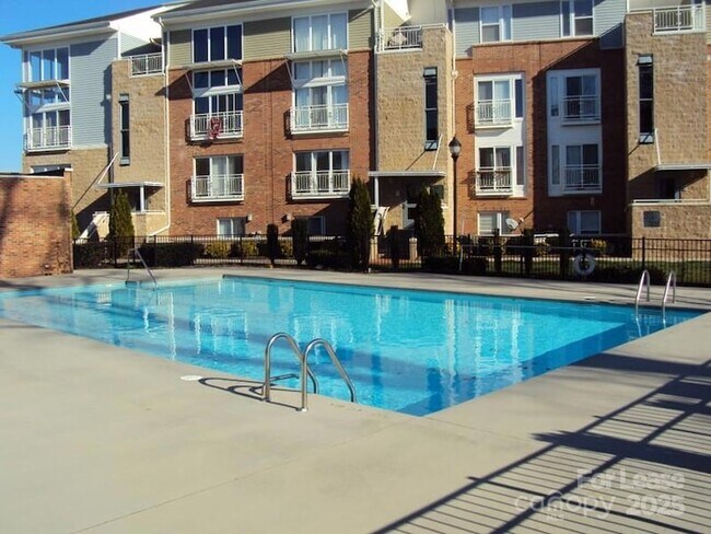 Building Photo - 620 Raphael Place