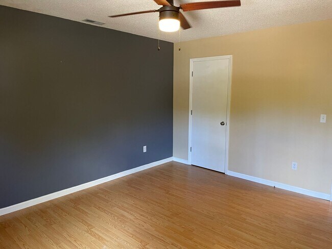 Building Photo - 3 Bedroom 2 Bath house in Boiling Springs with Workshop/Garage