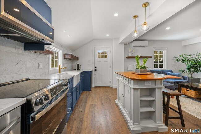 Building Photo - 167 North Ave