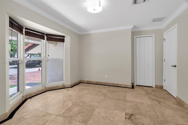 Building Photo - 9 Gatehouse Rd