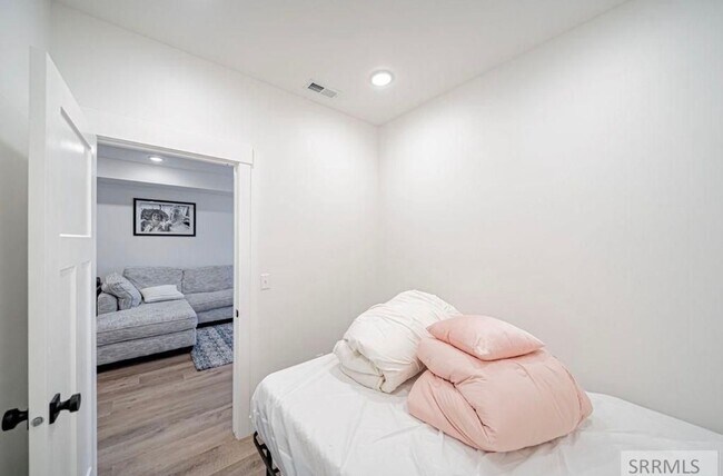 Building Photo - Like-New 3BD/2.5BA Home | Garage + Fenced Yard + W/D Included! $500.00 Rent Credit for the month ...