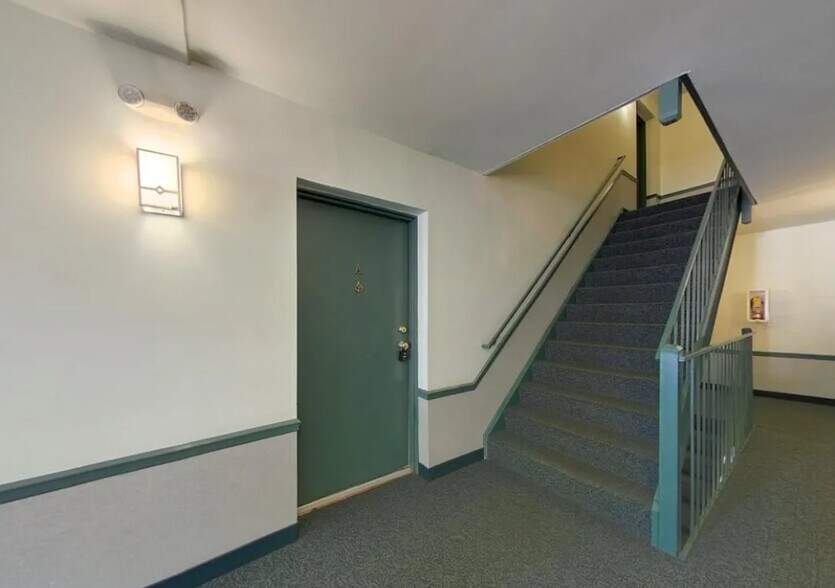 Building Photo - 5821 Rexford Dr