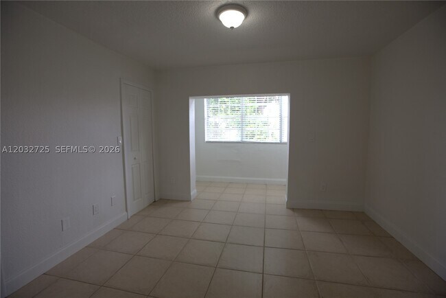 Building Photo - 6475 SW 129th Ave