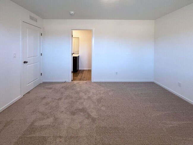 Building Photo - 25263 Todd Way