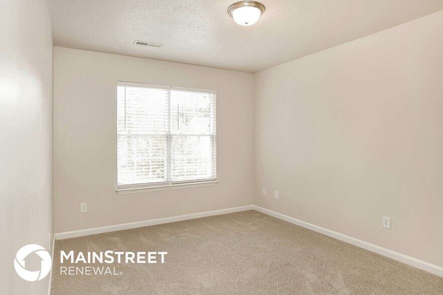 Building Photo - 4656 Chapel Ridge Dr