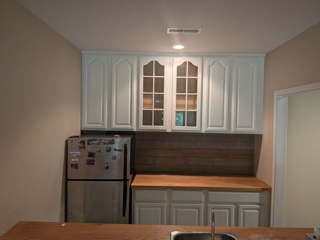 Building Photo - 4108 Cedar Crest Ln