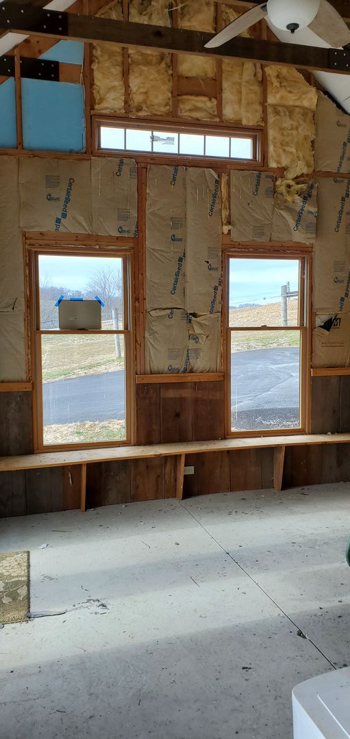 Building Photo - Beautifully Styled Colonial Home with Upgrades!