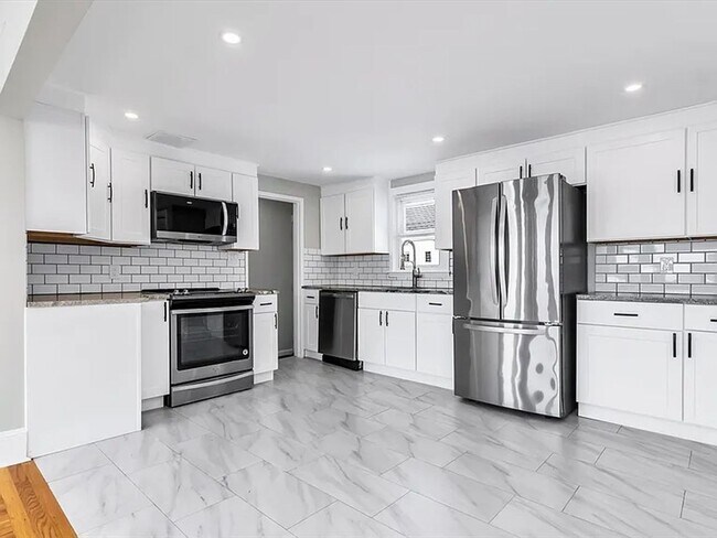 Building Photo - Beautifully Renovated 3-Bedroom Home in Woburn – $3,999.00/mo