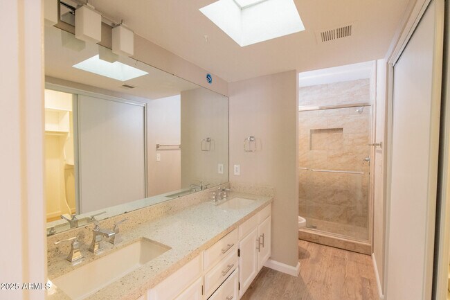 Building Photo - 2034 S Paseo Loma
