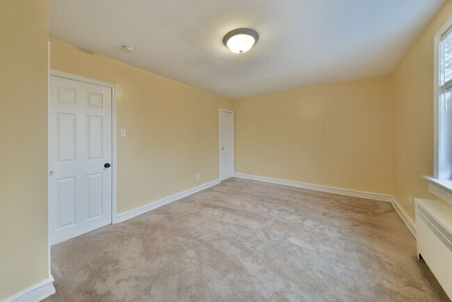 Building Photo - Beautifully Renovated 3 Bedroom Home Now Available For Rent in Cedarbrook!!!