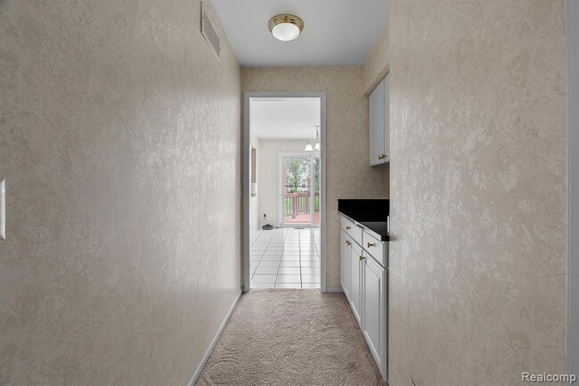 Building Photo - 45419 Glengarry Blvd