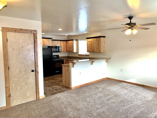 Building Photo - 1234 Phoenix Ave