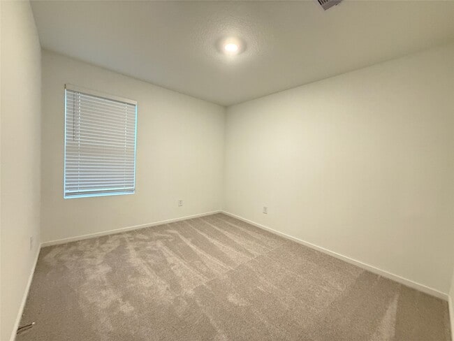 Building Photo - 16802 Old Wagon Wy