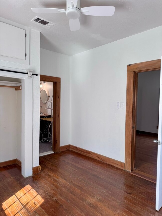 Building Photo - 311 N Division St