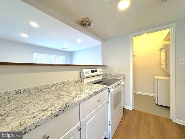 Building Photo - 9671 Hagel Cir