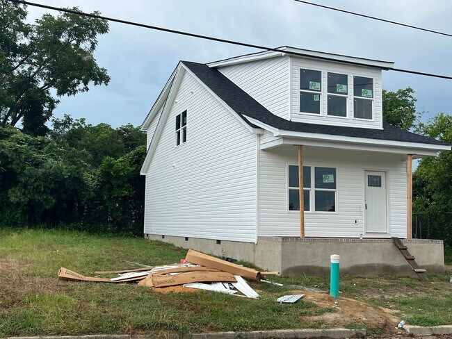 Building Photo - 1218 House St