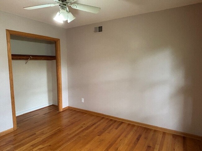 Building Photo - Spacious 4 BR/4 BA Single-Family Home in a...