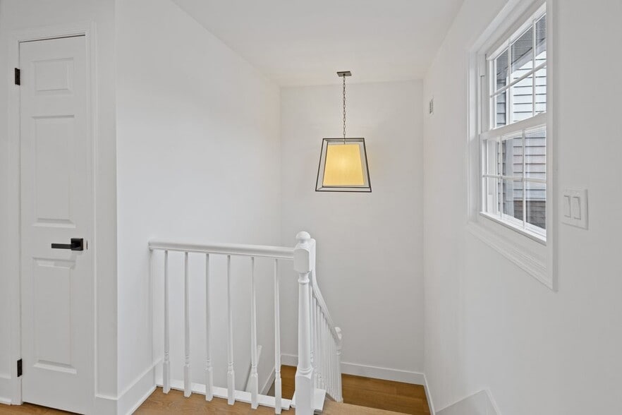 Building Photo - 5 Exeter Ct