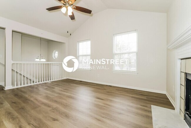Building Photo - 3 Bedroom Pet-Friendly Home in INDEPENDENCE, MO with Main Street Renewal