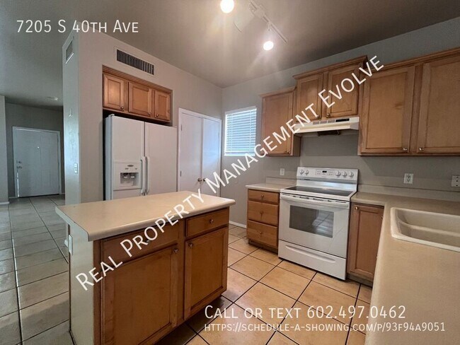 Building Photo - 7205 S 40th Ave