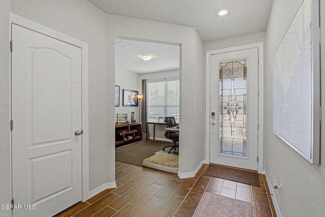 Building Photo - 13852 Paseo De La Luna Ave