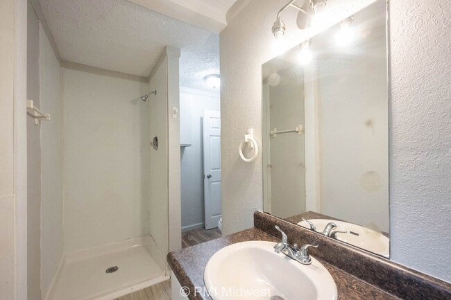 Building Photo - "Cozy 1-Bedroom Oasis in Greenfield – Perf...