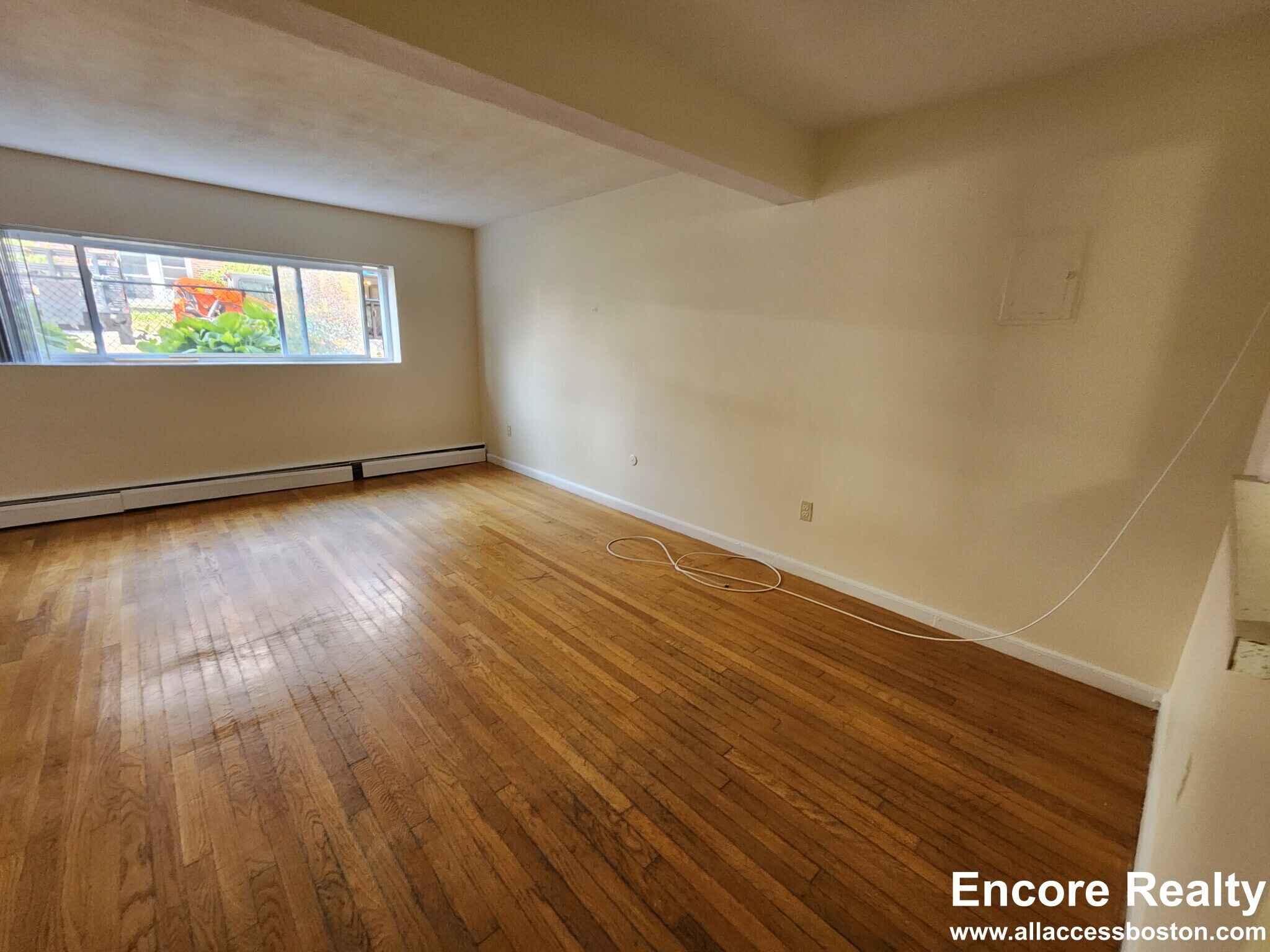 Building Photo - 34 Gardner St