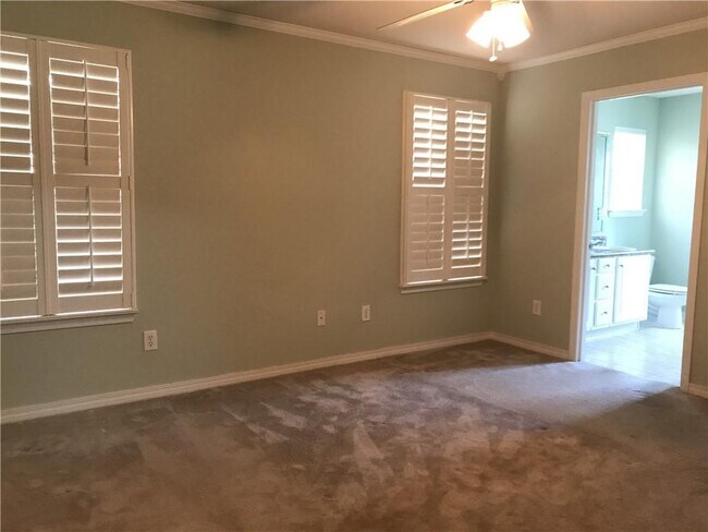 Building Photo - 147 Cypress Ln